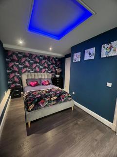3 Bedroom Edinburgh Apartment - 3