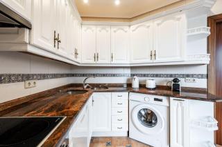 Brightline Penthouse by San Sebastian Stays - 3