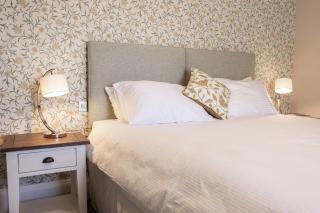 La Croix Guest House - 4