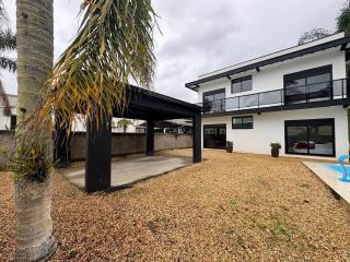 Casa com piscina e 3 suítes - 4