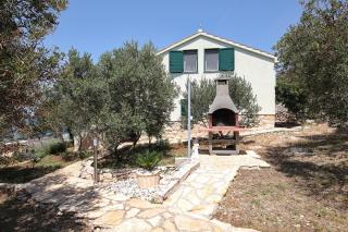 Secluded fisherman's cottage Cove Donje More, Pasman - 8413 - Tkon - 1