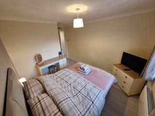 Modern Two Bed City Apartment! - 4