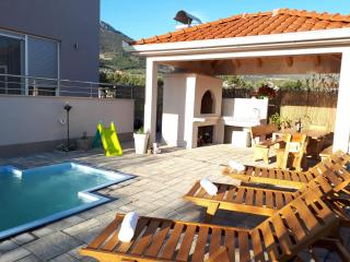 Family friendly house with a swimming pool Kastel Stari, Kastela - 15531 - 1