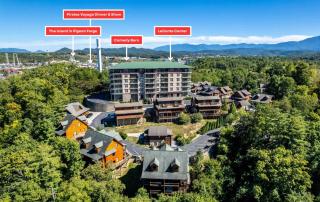 Summer Getaway w Grill Hot Tub & Resort Pool - 9