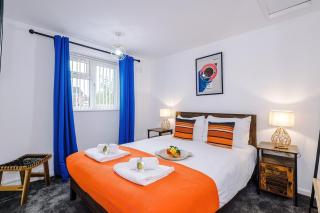 Riverside Manor - Driveway Parking, WiFi with Free Netflix, Prime & Disney - 1