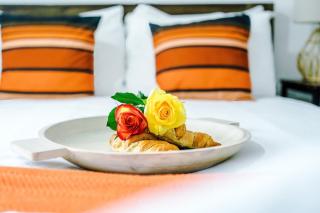 Riverside Manor - Driveway Parking, WiFi with Free Netflix, Prime & Disney - 0