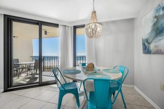 Phoenix III 3025 by Youngs Suncoast - 4