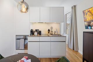 Visionary Hospitality Embrach, Zürich - Premium Apartments with Free Parking, Washer, Kitchen, Rooftop Terrace, Lounge, Bus Stop, Train Station, 15'Airport - 3