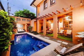 Relaxing Tropical Villa Near the Beach - 0