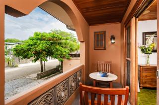 Relaxing Tropical Villa Near The Beach - 3