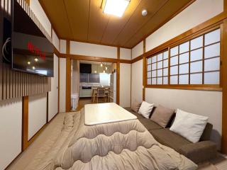 3LDK Entire house for rent 3 bedrooms, 2 toilets, and parking lot! Close to the station, Osaka Castle, and USJ! - 6