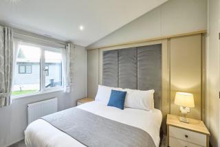 Beryl Lodge with Hot Tub - 4