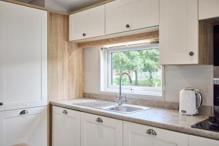 Beryl Lodge with Hot Tub - 8