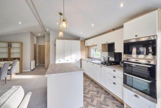 Beryl Lodge with Hot Tub - 6