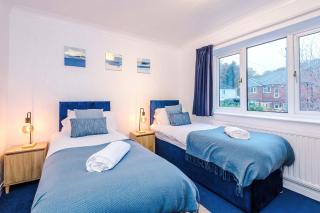 4 Bed House - Sleeps 8 - Free Parking - Manchester - 7