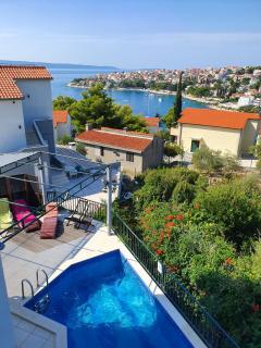 Family-friendly apartments with swimming pool Mavarstica, Ciovo - 18744 - 1