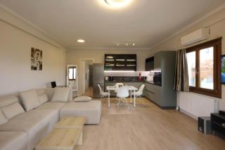 Avlos Luxury Home-NEW! 5 Min to Ctr - 4
