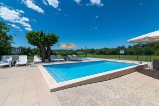 Family-friendly apartments with swimming pool Cancini, Porec - 24335 - 1