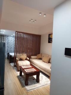 Deluxe Queen Studio with swimming pool in Nairobi, Himalaya Heights Apartment, Kilimani - 0