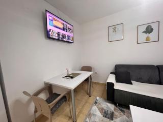 Central DELUXE Apartment - 1