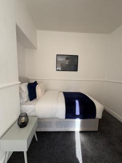 4 Bedroom Hidden Gem, 5 mins to City Centre - 1