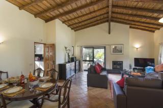 Villa Horta by Villa Plus - 5