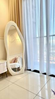 Brand New Minimalist Suite 3 Min Walk to CIQ - 1