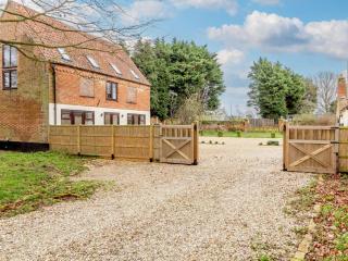 2 Bed in Reedham 90882 - 0