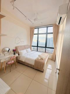 Brand New Minimalist Suite 3 Min Walk to CIQ - 5