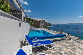 Family-friendly apartments with swimming pool Zavode, Omis - 1021 - Lokva Rogoznica - 1