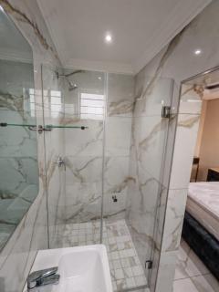 Modern Beachfront Escape in La Mercy - La Mercy - 9