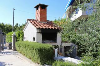 Apartments with a parking space Zrnovnica, Split - 9493 - 1