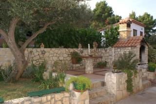 Apartments with swimming pool Splitska, Brac - 2889 - 0