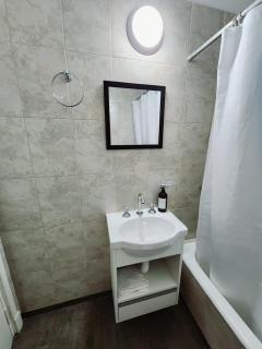 Monoambiente y sala de estar con garage - 5