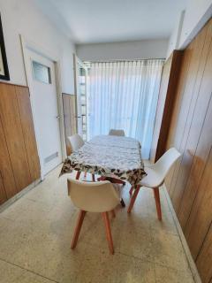 Monoambiente y sala de estar con garage - 4