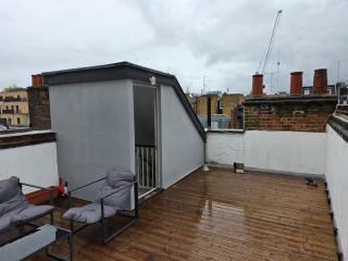 Central London Gem with Rooftop & Patio Retreat! - 9