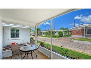 Coastal Comfort Steps from Crescent Beach Paradise - Aloha Kai #63 - Roelens - 8