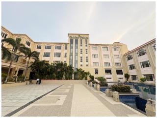 Hotel Seafaceing Golden- Palace - Swimming Pool and Private Beach Facilities - 0