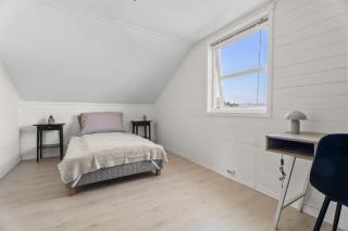 Spacious 5-Bedroom Home in Porsgrunn - 3