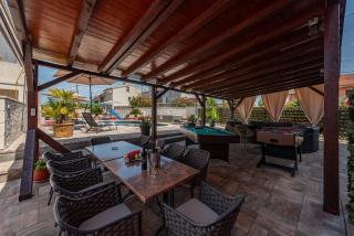 Luxury villa with a swimming pool Turanj, Biograd - 18274 - 1