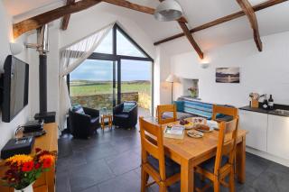 The Dairy, Treathro Farm - Rural, sea views, woodburner - 7