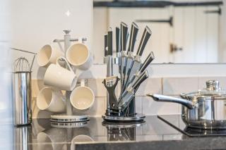 Stylish 3-Bed Cottage Stay in Streatley - 3