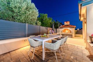 Holiday house with a swimming pool Privlaka, Zadar - 24747 - 1