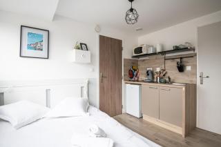 Small Functional Studio – right next to the metro - 1