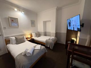 Central Hotel - 6
