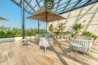 Luxury 2 BR Condo - Rooftop Pool with City View - 1