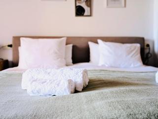 Tranquil Rooftop Oasis Dream - 5