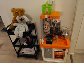 My Hillside Home with a beautiful view, next to the bus stop - 3