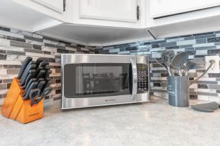 Central Oshkosh Stay - Walk to Lake and Downtown - 3