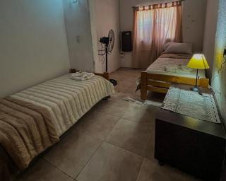 Pequeño chalet con frente al arroyo - 3